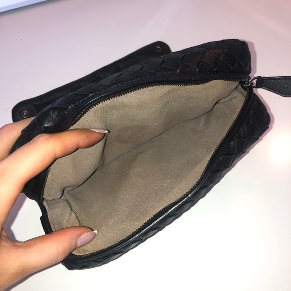 Bottega Veneta Intrecciato Leather Shoulder Bag - Picture 8 of 10